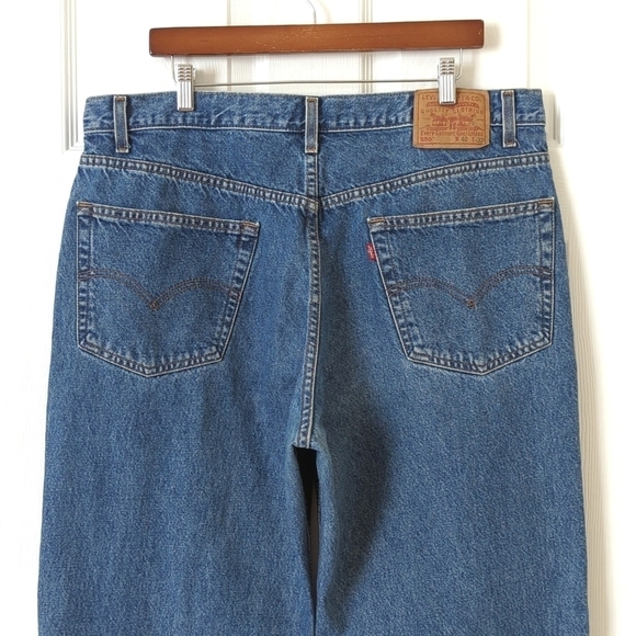 Levi's Y2K Vintage 550 Dark Wash Relaxed Fit Tapered Leg Denim Jeans 40 x 32 - Picture 5 of 15